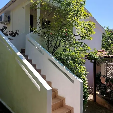 Maria *